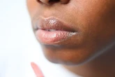 5 Bahan Alami yang Bisa Jadi Pelembap Bibir, Anti Pecah-pecah!
