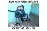 10 Pemotretan Bareng Sahabat yang Posenya Kocak Bikin Ngakak
