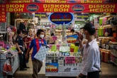 Kasus COVID-19 di DKI Terus Naik, Pemprov Akan Tarik Rem Darurat?