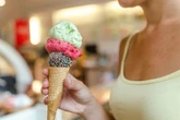 6 Risiko Kesehatan akibat Makan Es Krim Berlebihan, Bahaya!