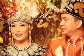 Jarang Terekspos, 10 Potret Lawas Ayu Dewi dan Regi saat Menikah