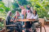 Dikenal Humble, 10 Potret Kedekatan Sahila Hisyam dan Beberapa Artis