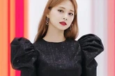9 Visual Cerah Tzuyu TWICE dengan Round Earrings, Memesona!