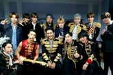 13 Potret Kebersamaan NCT Dream Bareng Senior SM, Family Goals!