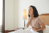 Sakit saat Menelan dan Nyeri di Dada? Mungkin Itu Tanda Esofagitis