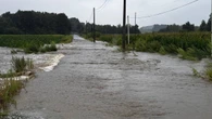 Niż przechodzi przez Polskę. Na Opolszczyźnie pierwsze podtopienia