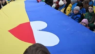 Tłumy na manifestacji pod Sejmem. "Ukraino, nie jesteś sama"