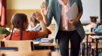 Jaka emerytura przysługuje nauczycielom? Otrzymują niższe emerytury niż średnia krajowa