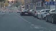 Odbijał się od zaparkowanych aut. Nagranie ze Szczecina obiegło sieć