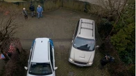 Nie wyjedzie autem z garażu. Wskazuje na gminę i dewelopera