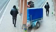 Uderzyła go przyczepa i zmiotła z chodnika. Dramat na chodniku