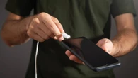 Wielu popełnia ten błąd, ładując telefon. Skraca żywotność baterii