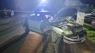 Zabrał babci kluczyki i ruszył w miasto. 13-latek rozbił auto