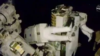 Sześć godzin w przestrzeni kosmicznej. Astronauci montowali instalację