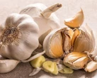 Регулює тиск та позитивно впливає на серце: коли найкорисніше їсти часник