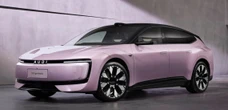 Без класичного логотипу: представили AUDI E5 Sportback