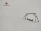 У Карпатах вдарив мороз і лежить сніг - дивовижні фото