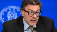 Per l'Italia c'è un rischio recessione, gli allarmi di Giorgetti, Tajani e Urso. Ma cosa significa?