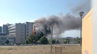 Paura a Ponticelli: fiamme all'Ospedale del Mare, coltre di fumo visibile in tutta la zona
