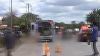 Thailandia, pickup travolge una processione di monaci: alla guida un undicenne, nove morti