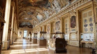 Galerie d’Apollon al Louvre, gli affreschi e i preziosi gioielli nelle teche