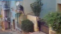 Ecco i ladri "uomo ragno": sgominata la gang degli arrampicatori degli appartamenti a Reggio