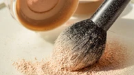 Cosmetici, stretta Ue dal 1°maggio: cosa cambia per smalti, gel, profumi e shampoo
