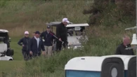 Decine di caddies, agenti e tiratori scelti per Donald Trump che gioca a golf a Turnberry, in Scozia
