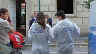 Ucciso e dato alle fiamme in un appartamento: fermati due uomini e una donna