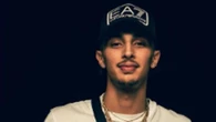 La videochiamata durante lo show con il rapper detenuto, indagato Baby Gang: sequestrato smartphone