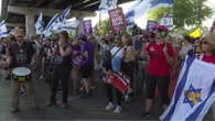 Manifestazione a Tel Aviv, i parenti degli ostaggi denunciano "ottusità del governo"