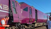 Scontro fra due treni in Inghilterra, diversi feriti gravi. Il Times: "Morto il macchinista"