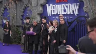 Red carpet gotico a Westminster: Tim Burton lancia la nuova stagione di Wednesday 