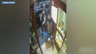 Le rapine a colpi di martello, le minacce ai negozianti: arrestati due rapinatori