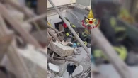 Fermo: crolla palazzina a Porto Sant'Elpidio, un morto e due feriti. Dispersa una donna
