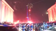 Parigi festeggia il PSG: Tour Eiffel illuminata