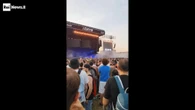 Apettando i Linkin Park, in 80 mila cantano La solitudine di Laura Pausini