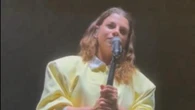 Emma Marrone dal palco lancia il suo appello contro il body shaming: "Ogni corpo ha la sua bellezza"