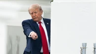 Gli USA attaccano navi e siti iraniani. Trump: "Un accordo grandioso o niente"