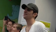 Achille Lauro e "spider man" a sorpresa al policlinico Gemelli, stupore e gioia di medici e pazienti