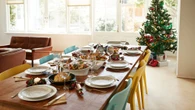 Pranzo di Natale, spesi 3 miliardi in cibo: 2,8 ore in media ai fornelli