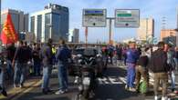 Il caos sull'autostrada: lavoratori dell'Ansaldo bloccano l'ingresso, traffico in tilt a Genova