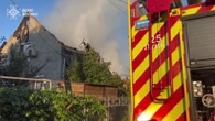 Bombe russe nell'ovest Ucraina, operazioni di soccorso su un edificio distrutto a Lutsk
