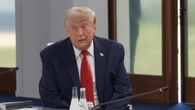Trump: "Lo Stretto di Hormuz è aperto". Teheran avverte: "Non è sicuro fuori da rotte organizzate"