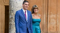 Spagna, a processo la moglie del premier Pedro Sanchez: ritirato il passaporto