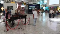 Turandot in forma di flash mob all'aeroporto di Cagliari: la perfomance ha emozionato i viaggiatori
