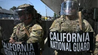 Scontri in California, la protesta dilaga. Trump pronto a mandare 9mila migranti a Guantanamo