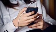 Disagio giovanile e psicoinfluencer: quando la richiesta di aiuto arriva sui social