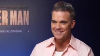 Robbie Williams: "Temo di diventare cieco a causa delle iniezioni per dimagrire"
