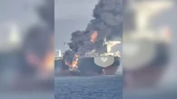  Due petroliere si sono scontrate e hanno preso fuoco la scorsa notte nel Golfo dell'Oman